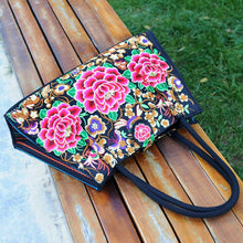 Load image into Gallery viewer, Yunnan ethnic style embroidered Pompom fashion lady shoulder bag big handbag