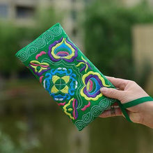 Load image into Gallery viewer, Yunnan Ethnic Embroidery Coin Purse Big Peony Women's Cloth Bag Clutch Bag
