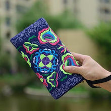Load image into Gallery viewer, Yunnan Ethnic Embroidery Coin Purse Big Peony Women's Cloth Bag Clutch Bag