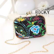Load image into Gallery viewer, Shoulder Slung Embroidery Chain Female Embroidery Dinner Bag.
