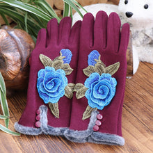 Load image into Gallery viewer, Ethnic Embroidery and Velvet Warm Embroidery Gloves Refer To Touch-screen Gloves and Velvet Cycling Five-finger Gloves
