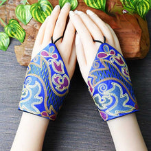 Load image into Gallery viewer, Wrist Half Finger Gloves Spring and Autumn Retro Fingerless National Style Embroidery Decorative Literary Wrist Cover
