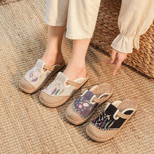 Load image into Gallery viewer, Summer New Ethnic Style Embroidered Slippers Women&#39;s Beef Tendon Bottom Cloth Shoes Women Hand-woven Linen Straw Shoes
