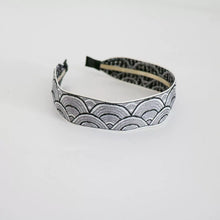 Load image into Gallery viewer, Vintage Ethnic Style Cotton and Linen Embroidery Floral Garland Pattern Fabric Lace Exquisite Headband Bohemian Headdress Head Buckle

