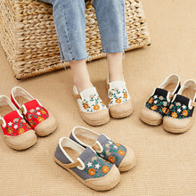 Load image into Gallery viewer, spring embroidered shoes flat-heeled, low-cut embroidered shallow shoes, literary and ethnic style women&#39;s shoes linen casual shoes
