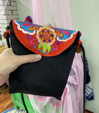 Load image into Gallery viewer, Half Original Design Ethnic Style Bag Ethnic Style Oblique Hanging Bag Mobile Phone Bag
