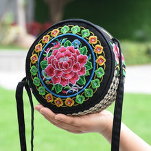 Load image into Gallery viewer, New Spring and Summer Women&#39;s Messenger Bag Ethnic Embroidery Fashion Leisure Simple and Versatile One Shoulder Mobile Phone Bag
