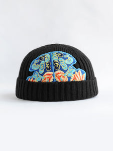 Ethnic style embroidered dome melon skin hat women's elastic good light soft knit hat autumn and winter warm beanie