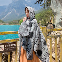 Load image into Gallery viewer, Tibetan ethnic shawl women&#39;s Autumn hooded cloak air-conditioned room warm cloak scarf
